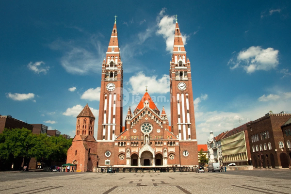 szegedi-dom-3971-1200x800_webp